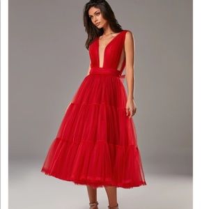 Beautiful Mills Dress! Only worn once for 2 hrs. Stored in a smoke free home!